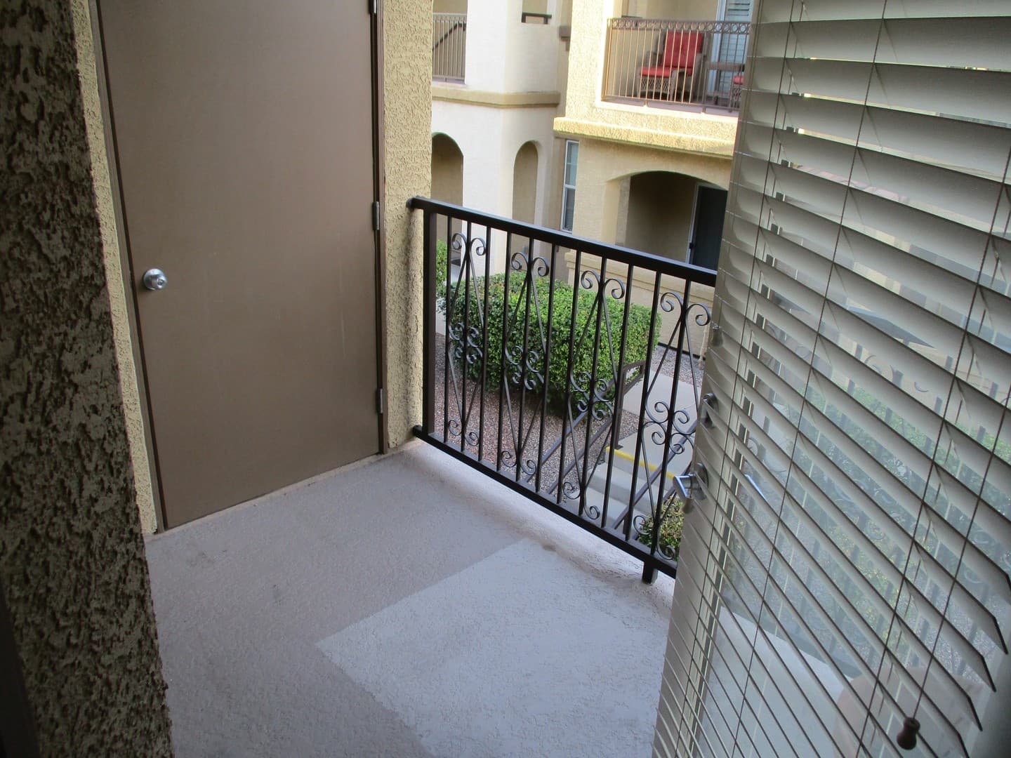 Henderson House: 50 Aura De BLANCO #12202
