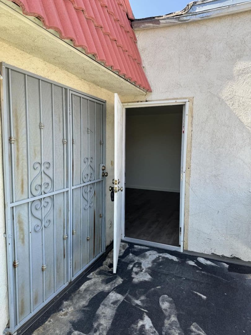 Las Vegas Apartment: 2377 Exeter Dr