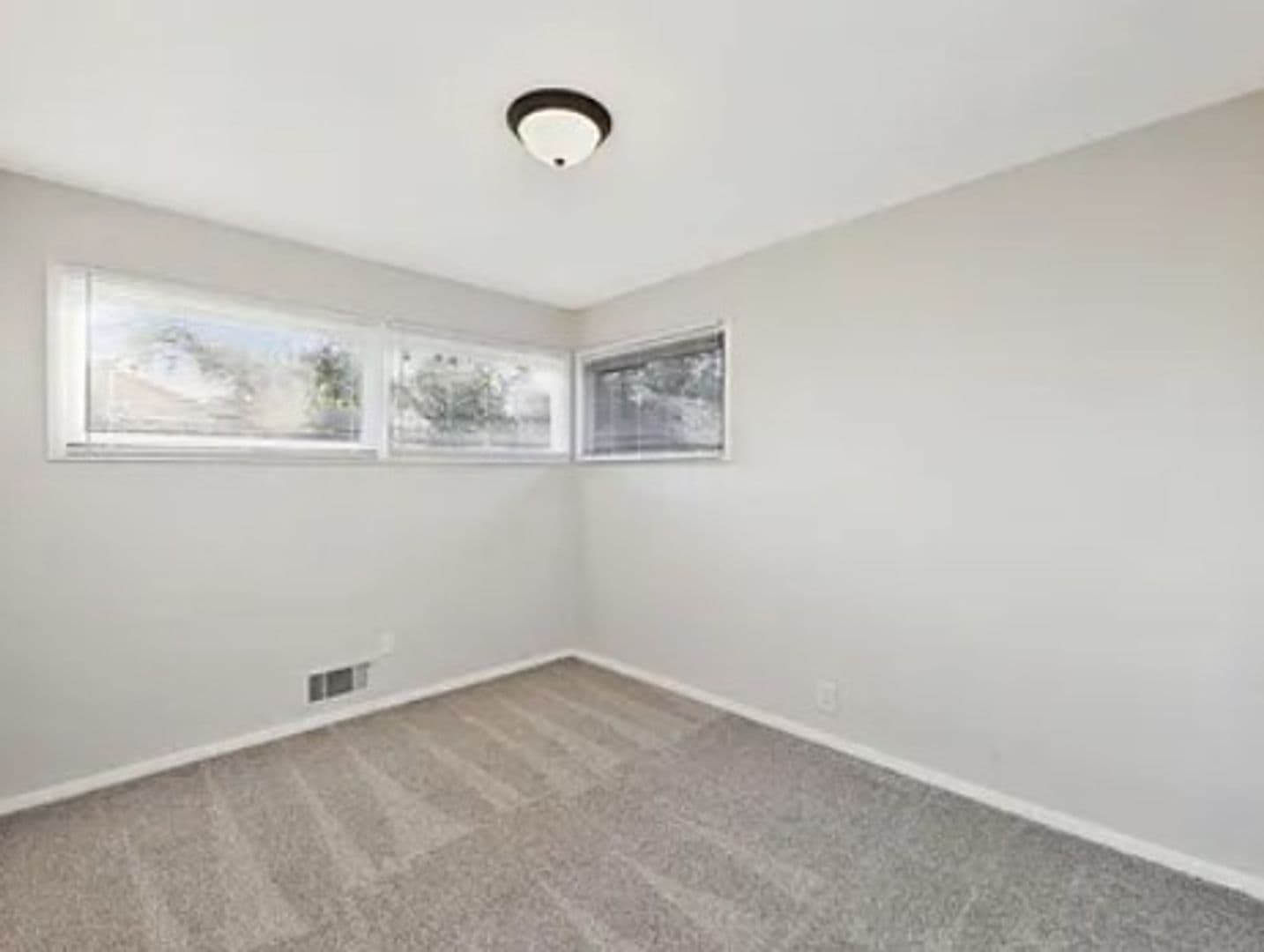 Park City House: 6020 N East Park View St