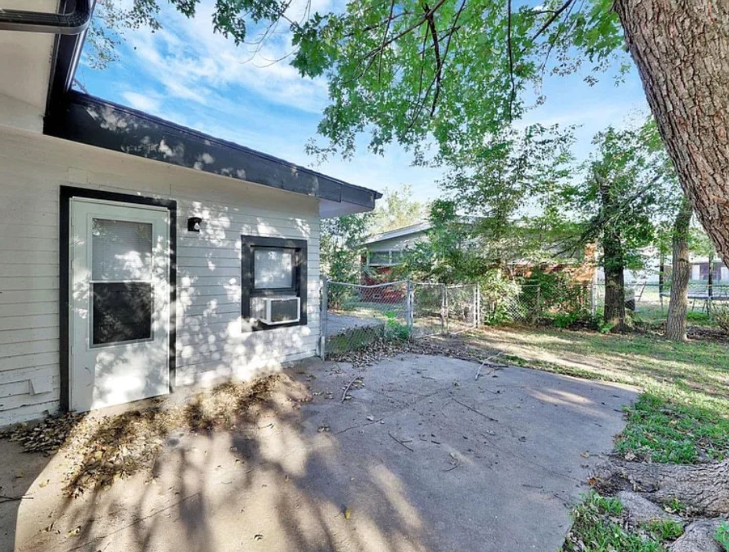 Park City House: 6020 N East Park View St