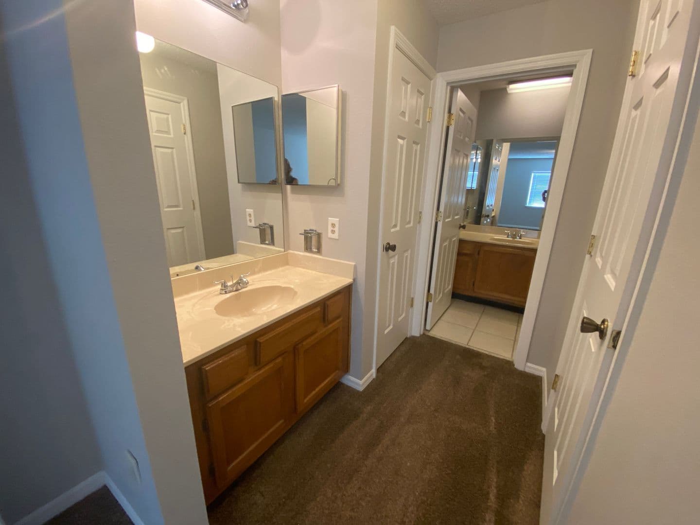 Longwood Apartment: 5210 Clubside Dr