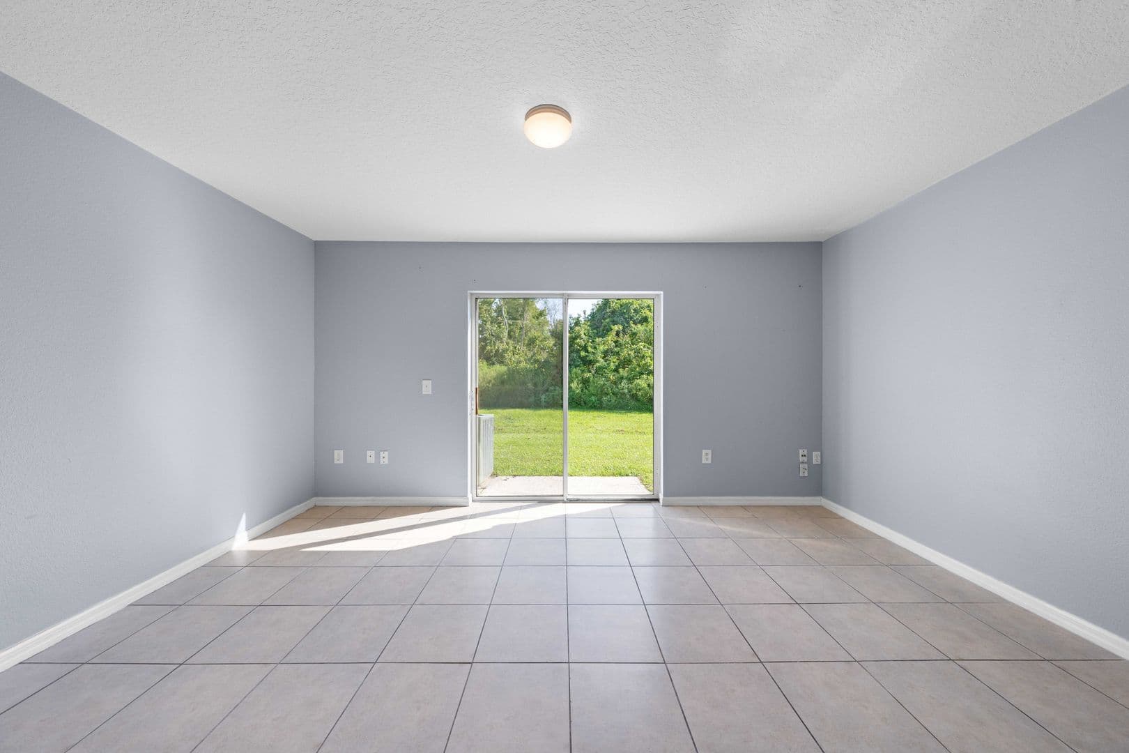 Kissimmee Townhome: 239 Royal Palm Drive