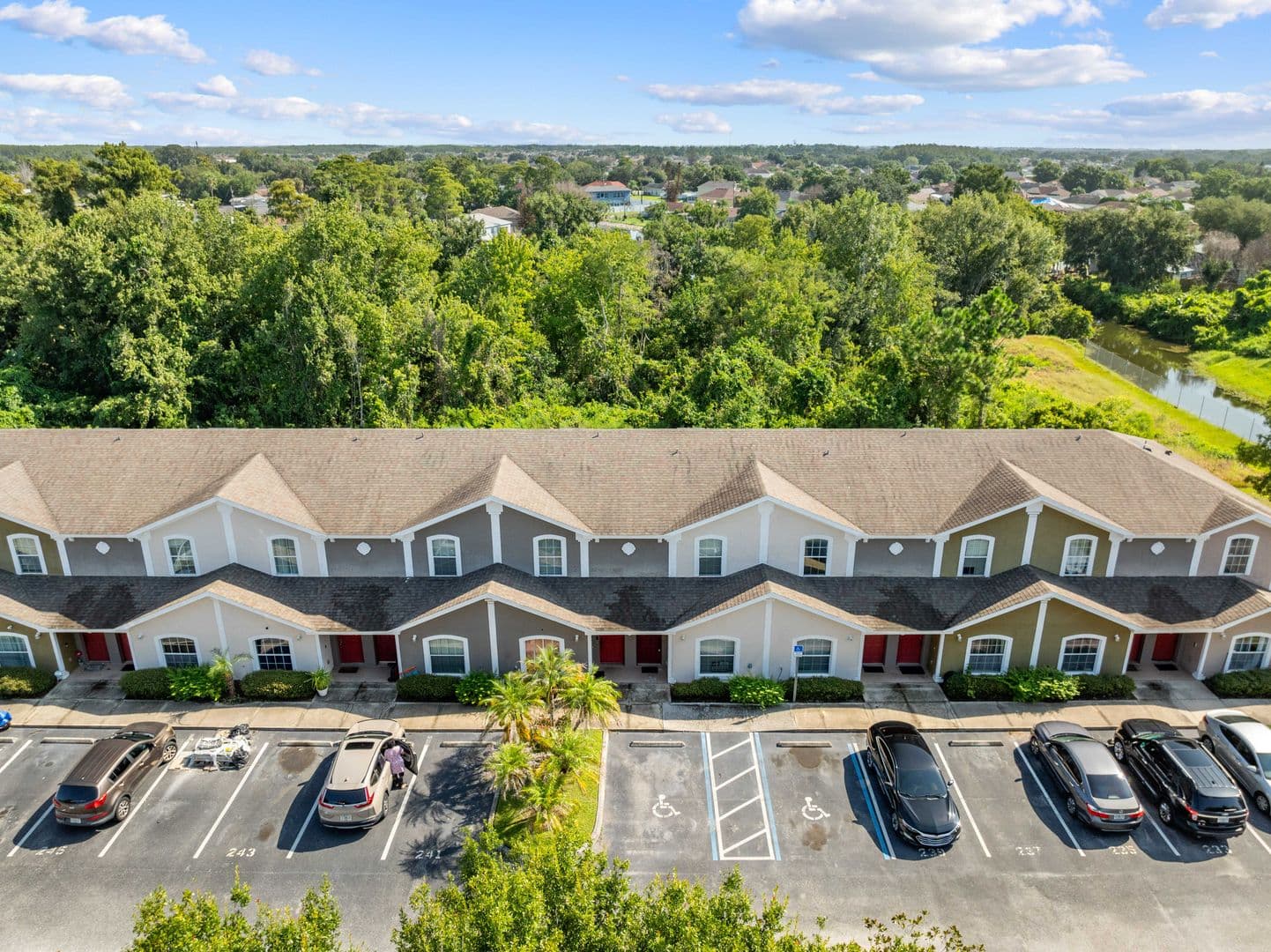 Kissimmee Townhome: 239 Royal Palm Drive