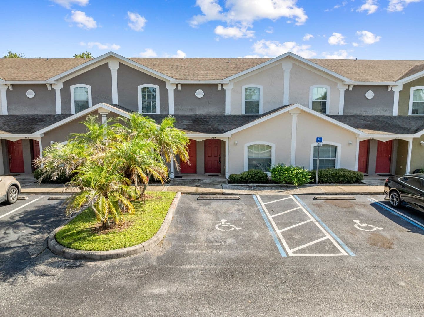 Kissimmee Townhome: 239 Royal Palm Drive