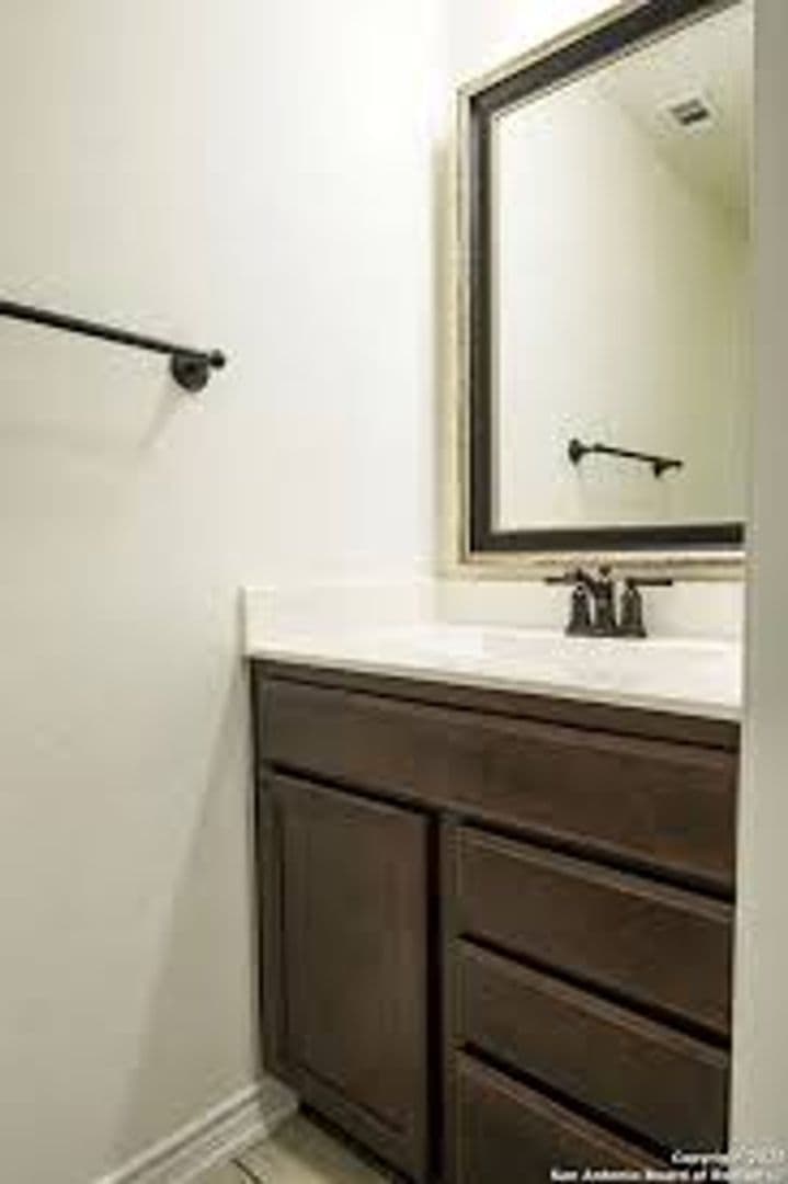 San Antonio House: 5527 Castle Brook Drive