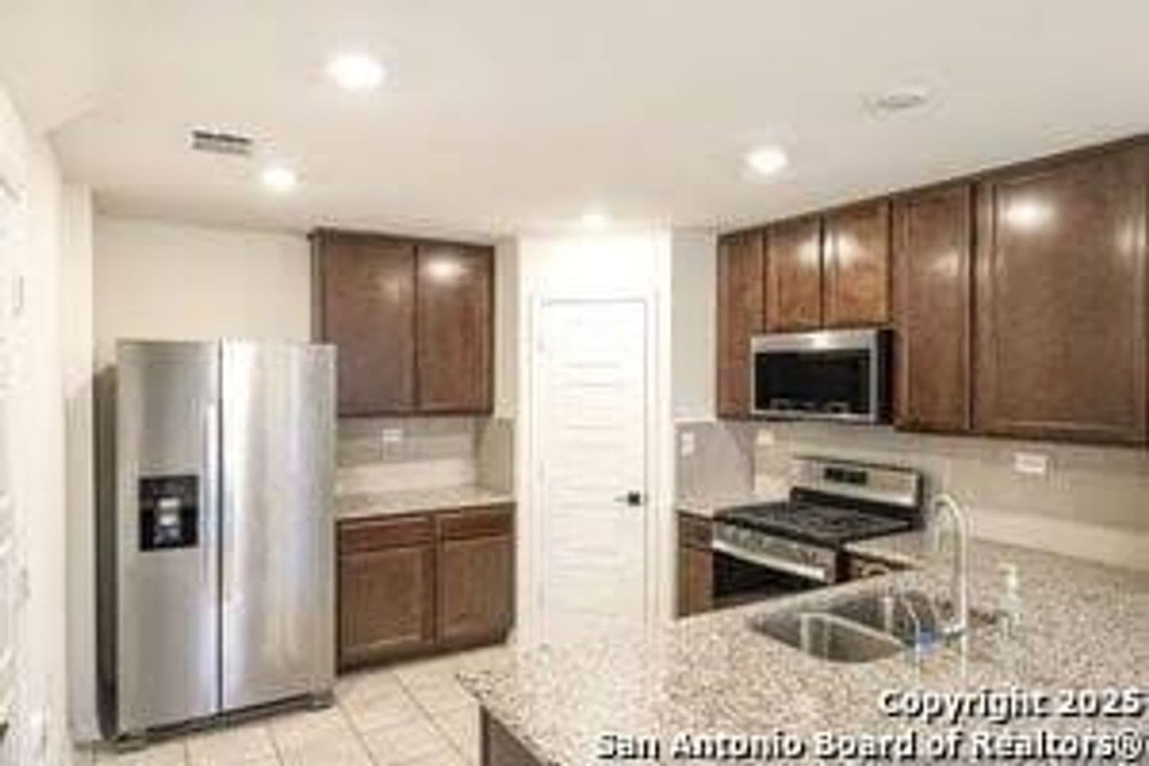 San Antonio House: 5527 Castle Brook Drive
