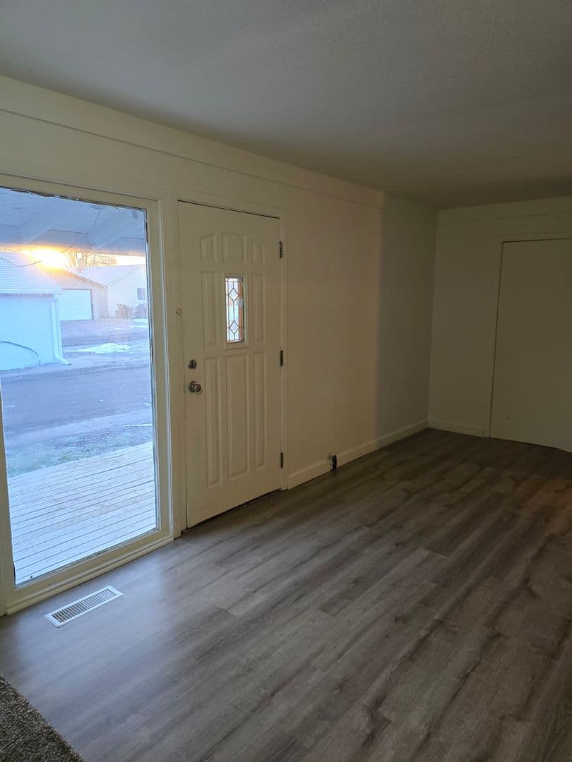 SLOAN Apartment: 110 ALDERSON ST