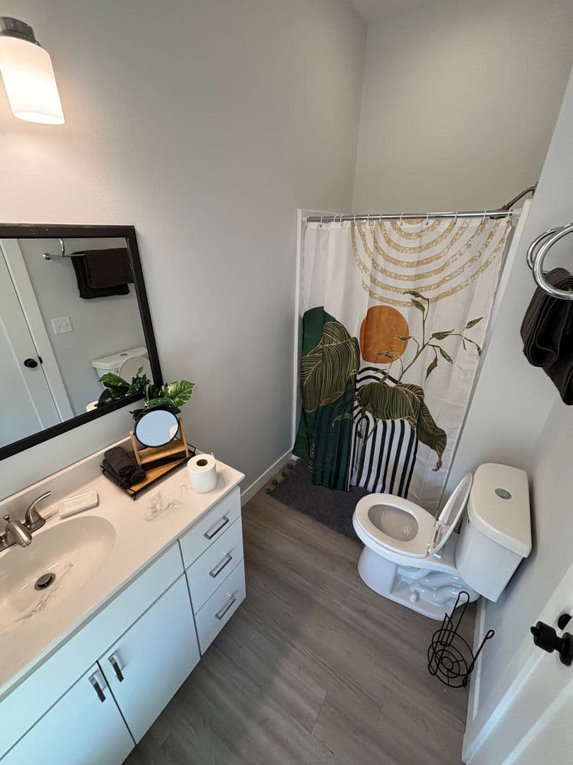 Onawa Apartment: 800 Iowa Ave