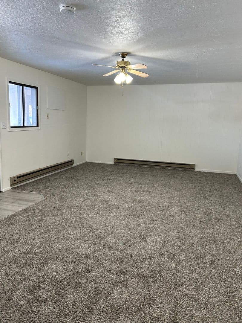 DAKOTA CITY Apartment: 506 N 14TH ST