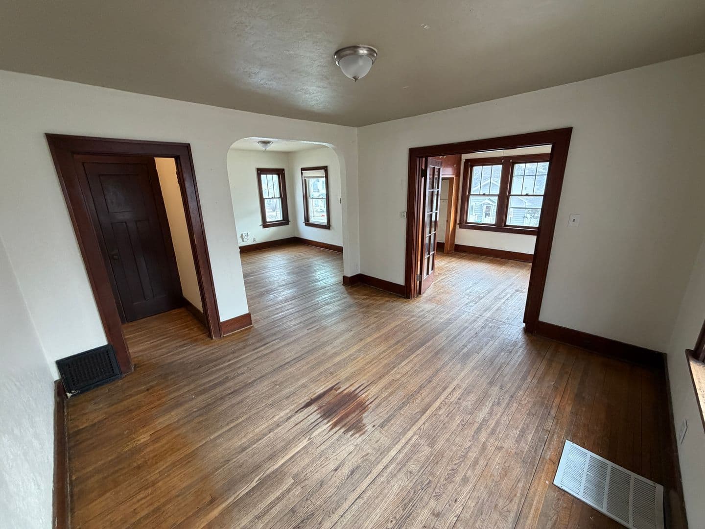 SIOUX CITY Apartment: 2833 CHAMBERS ST