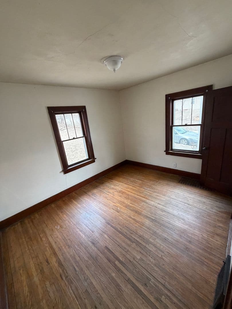 SIOUX CITY Apartment: 2833 CHAMBERS ST
