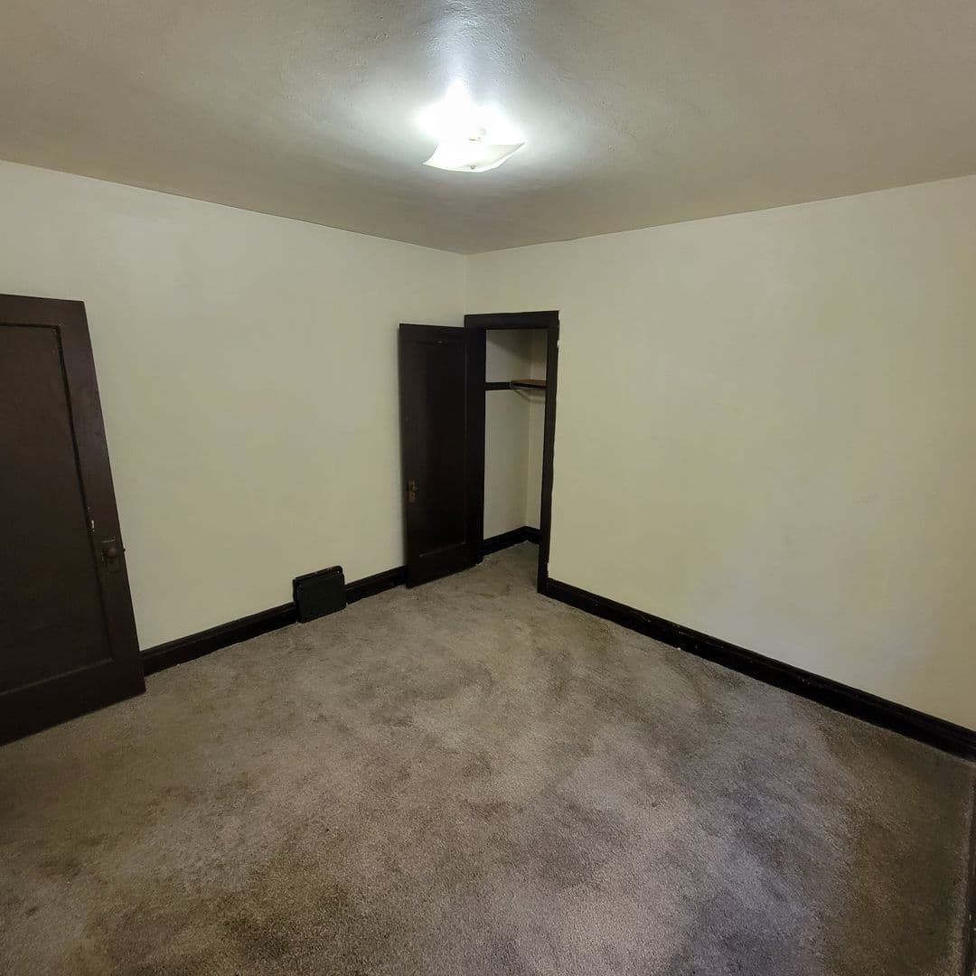 SIOUX CITY Apartment: 217 - 219 21ST ST