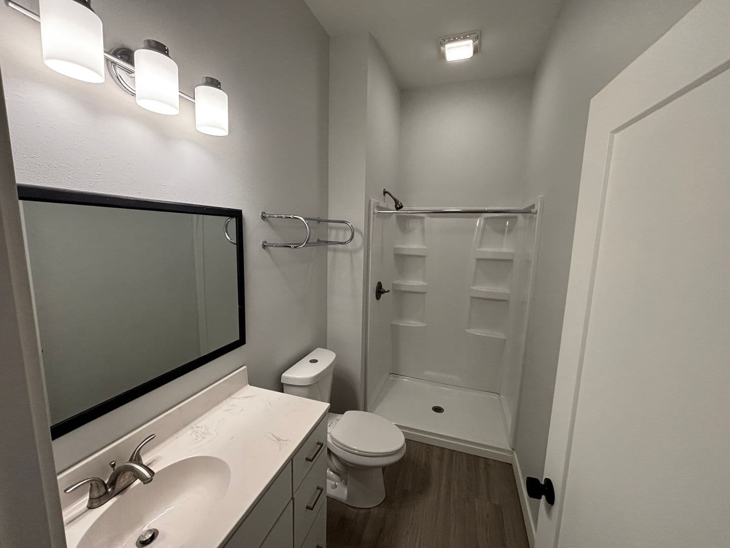 Onawa Apartment: 800 Iowa Ave