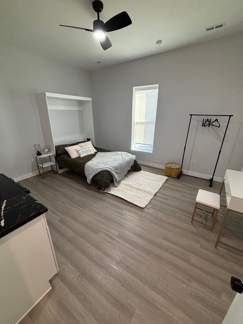 Onawa Apartment: 800 Iowa Ave