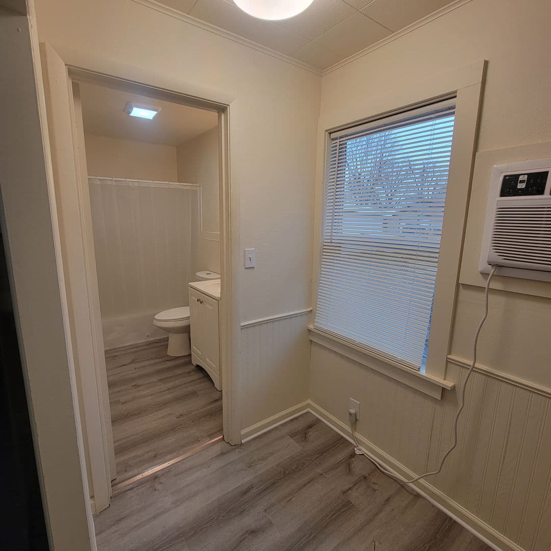 SLOAN Apartment: 110 ALDERSON ST