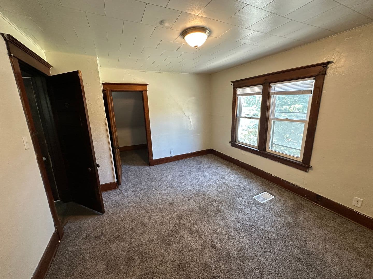 Sioux City House: 1820 Ross St
