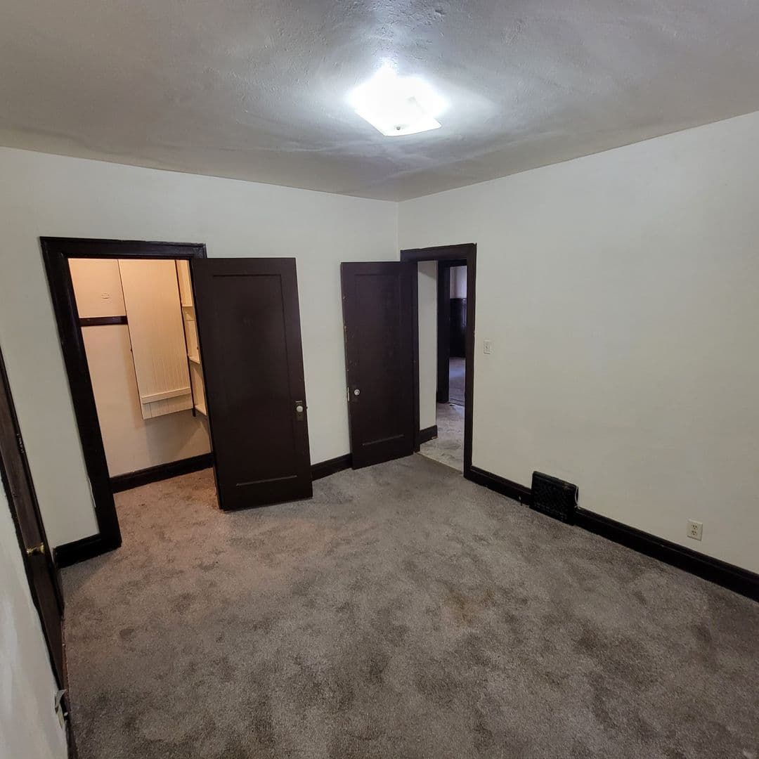 SIOUX CITY Apartment: 217 - 219 21ST ST