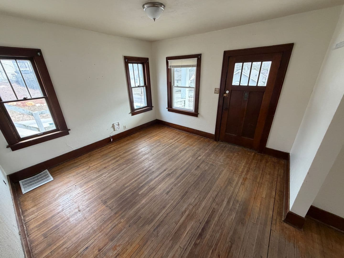 SIOUX CITY Apartment: 2833 CHAMBERS ST