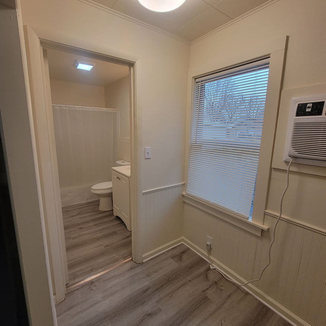 SLOAN Apartment: 110 ALDERSON ST