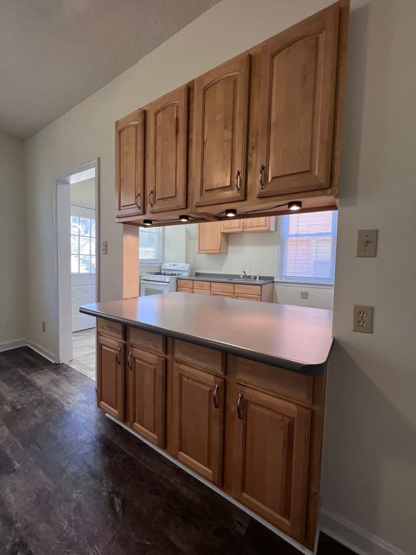 Pittsburgh House: 2037 westmont