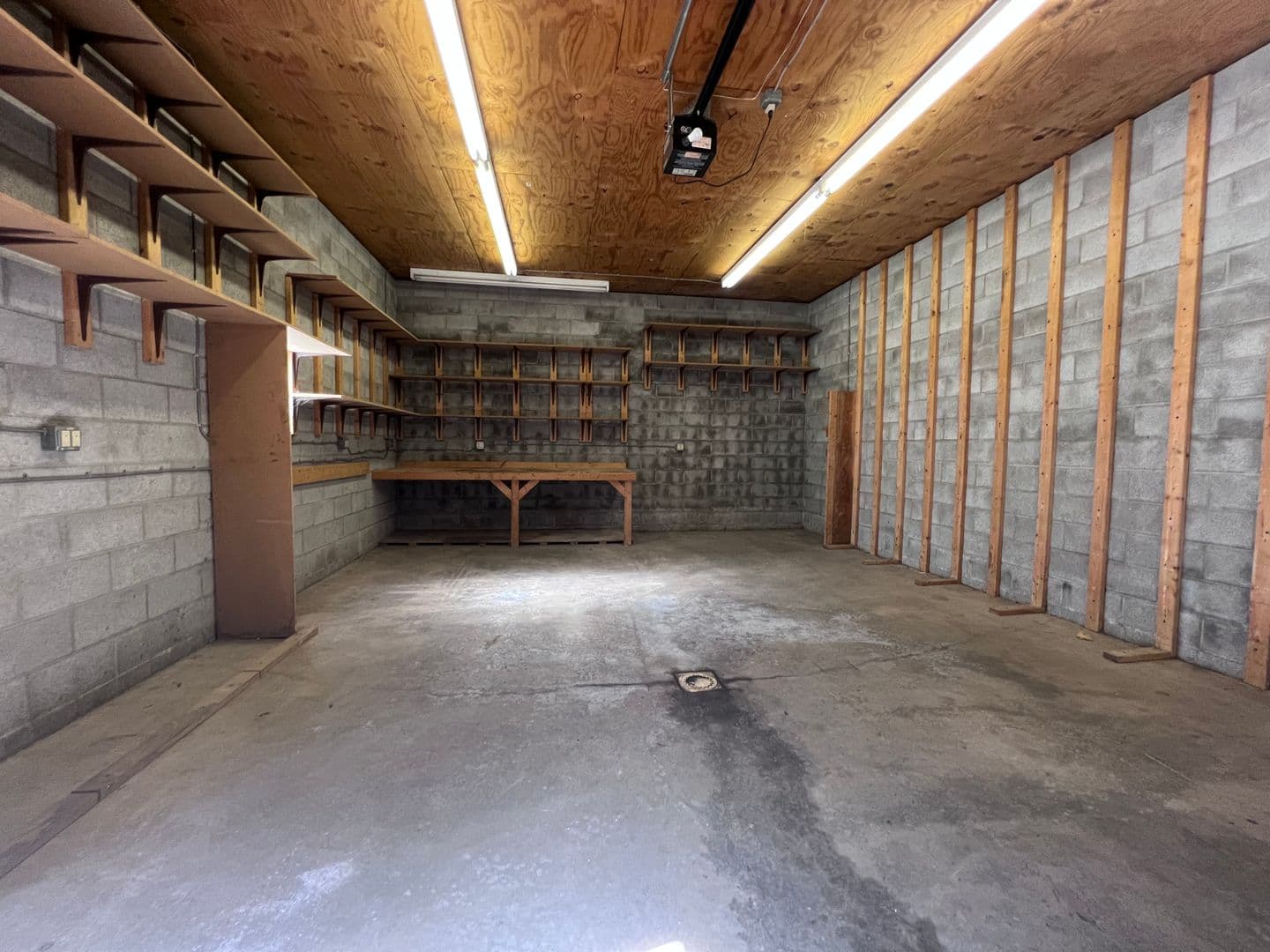 Pittsburgh House: 2037 westmont