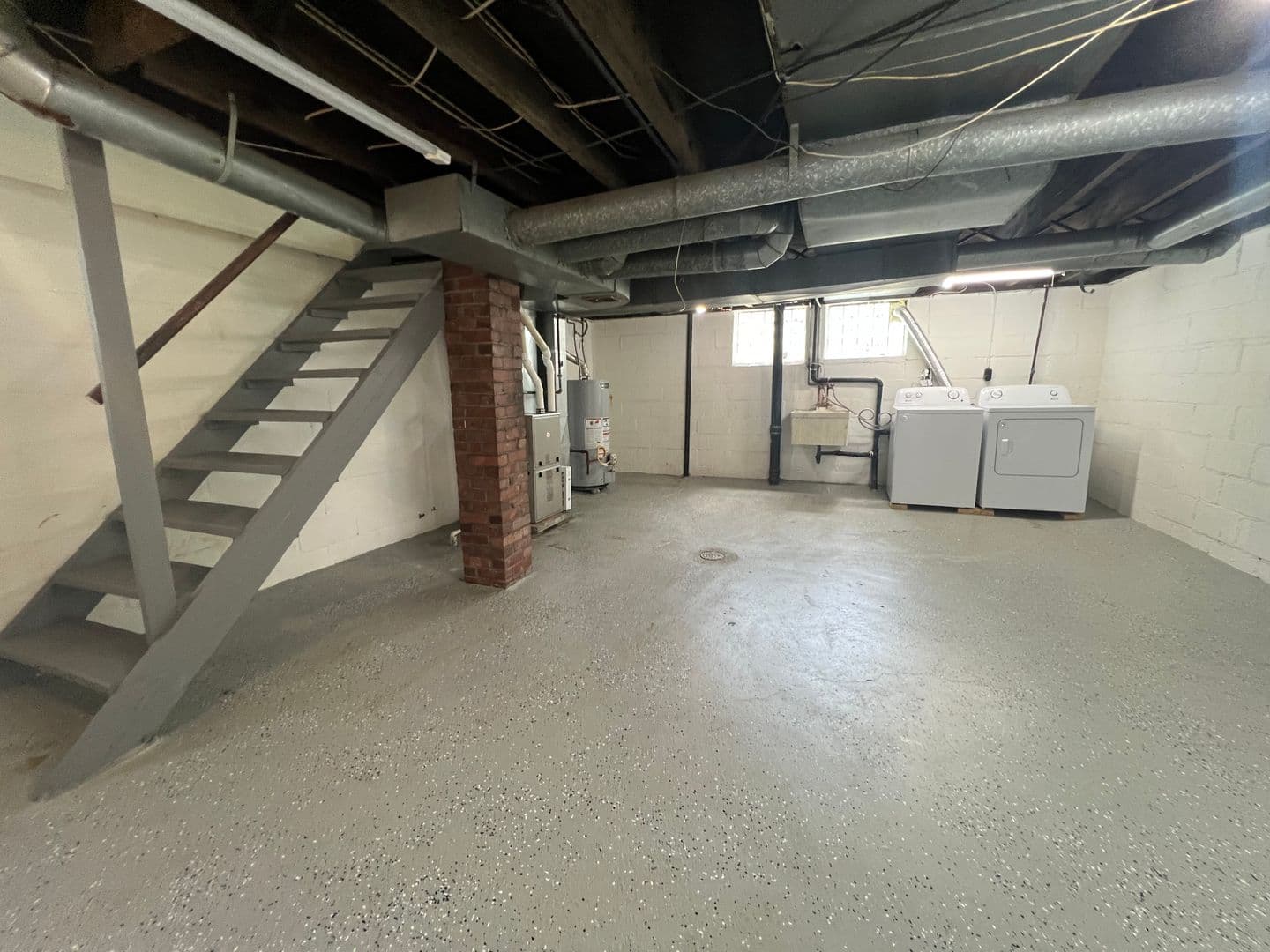 Homestead House: 236 e 16th