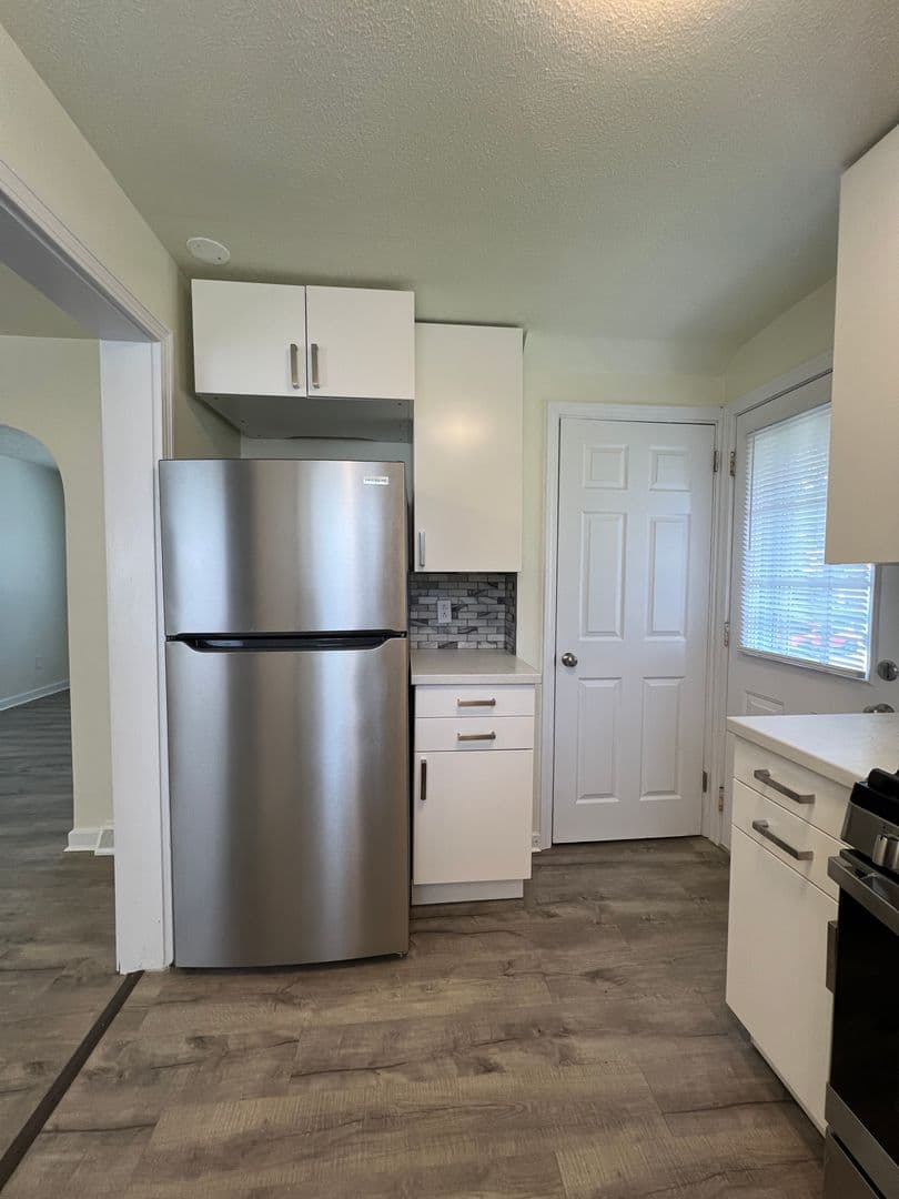 Homestead House: 236 e 16th
