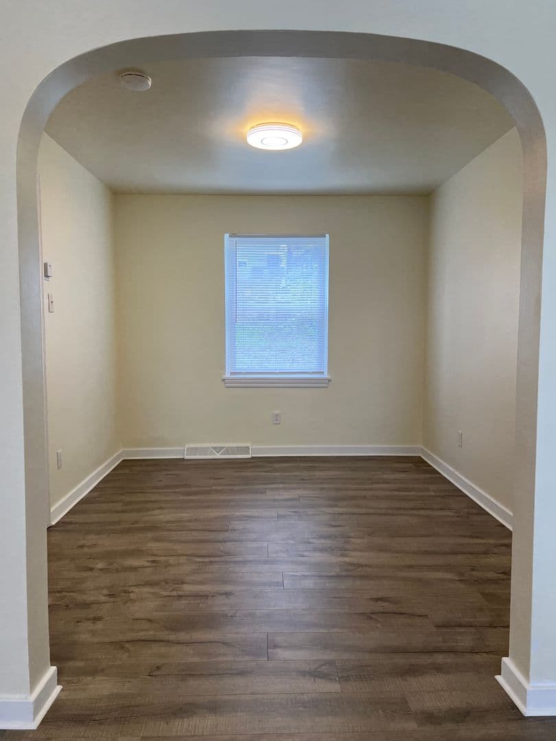 Homestead House: 236 e 16th