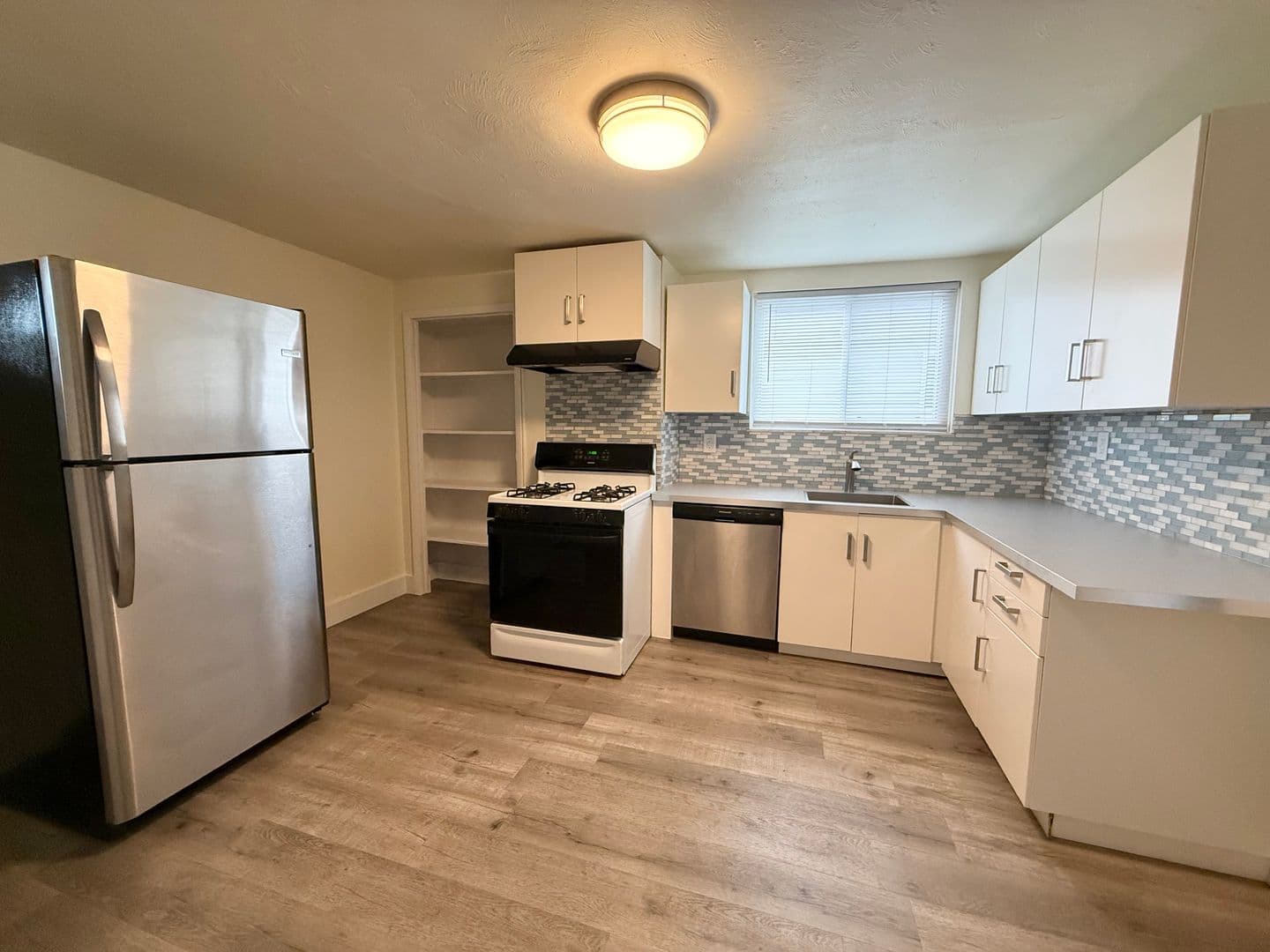 Pittsburgh Apartment: 5 Sterling St Floor 2