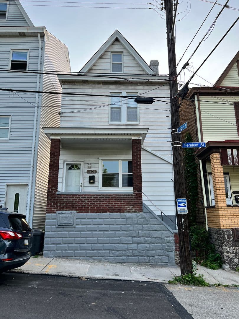 Pittsburgh House: 1406 Fernleaf