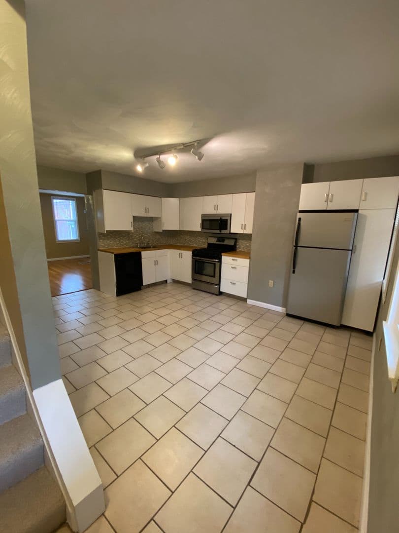 Pittsburgh House: 2333 Spring St