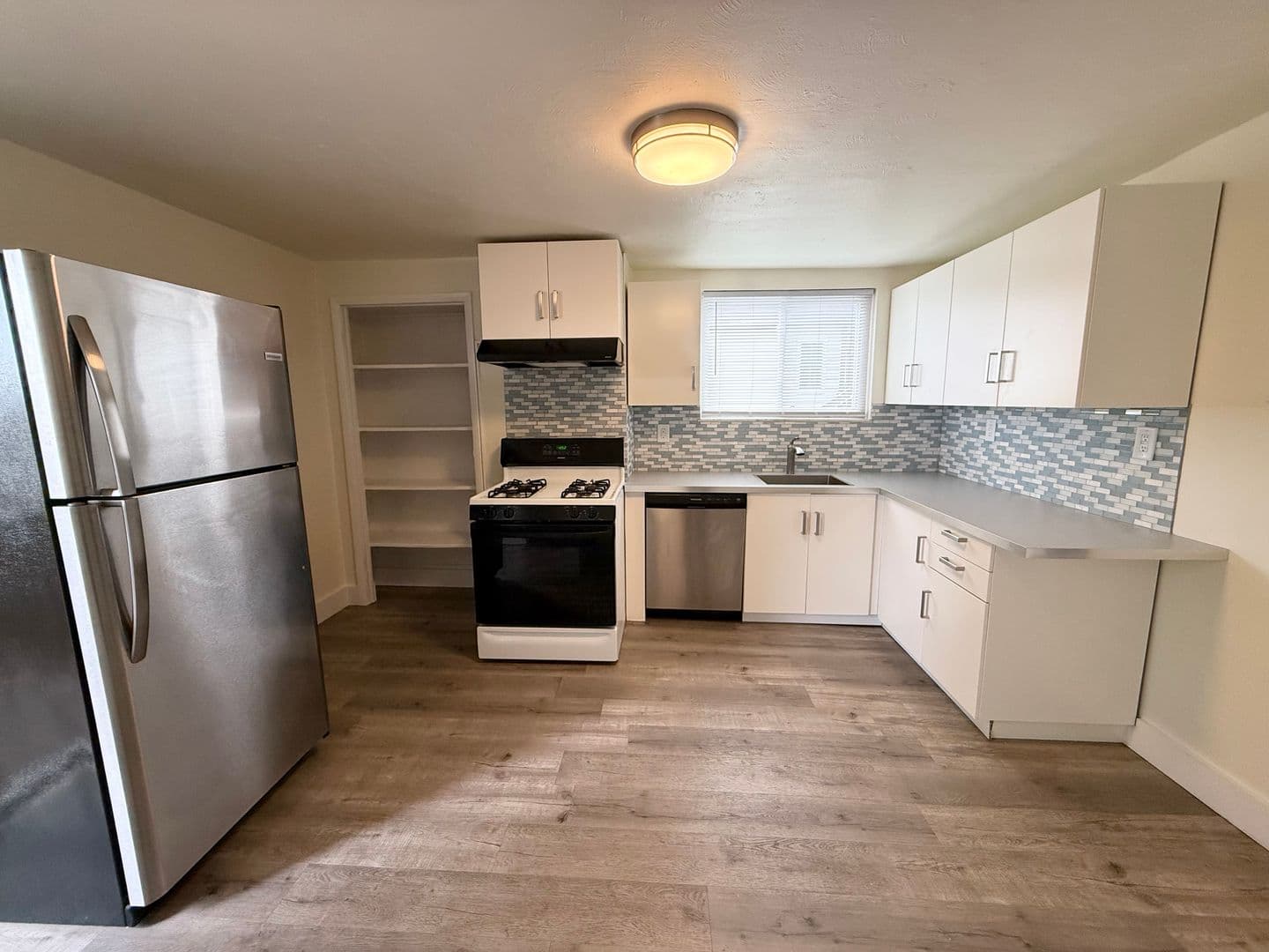 Pittsburgh Apartment: 5 Sterling St Floor 2