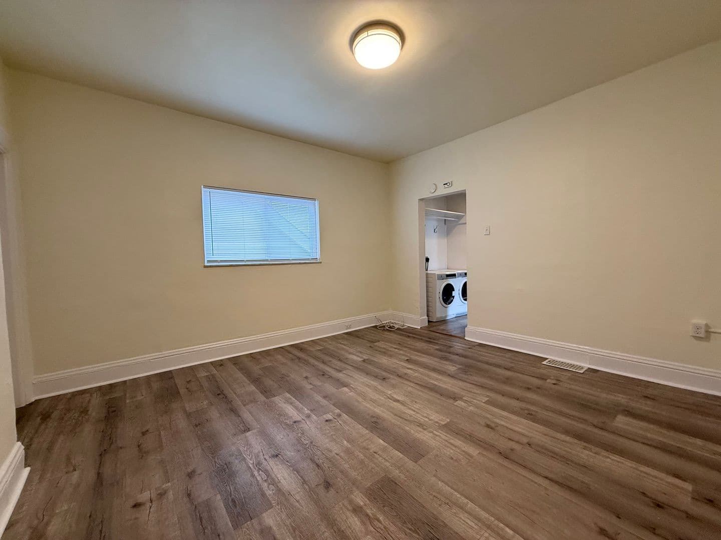 Pittsburgh Apartment: 5 Sterling St Floor 2