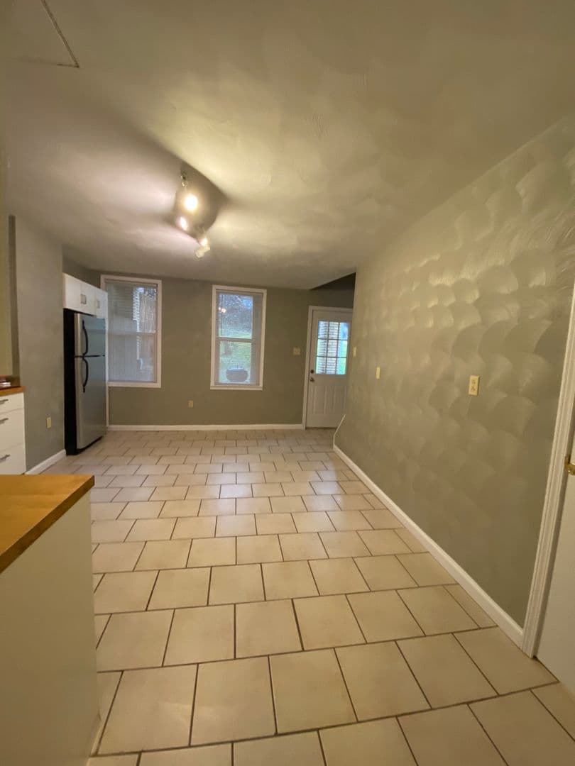 Pittsburgh House: 2333 Spring St