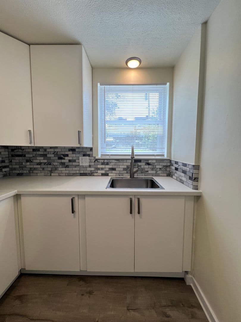 Homestead House: 236 e 16th