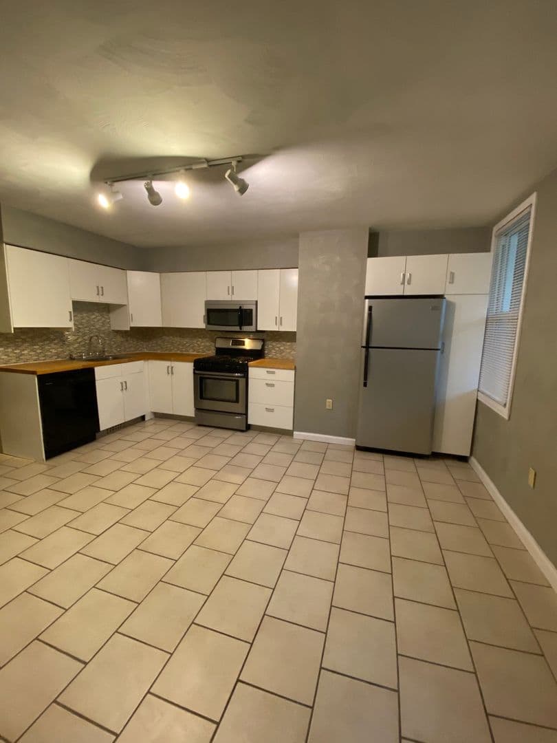 Pittsburgh House: 2333 Spring St