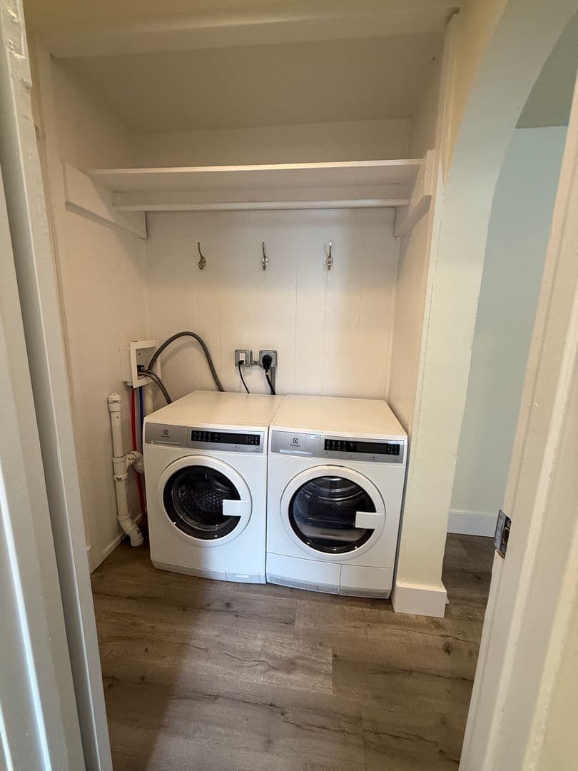 Pittsburgh Apartment: 5 Sterling St Floor 2