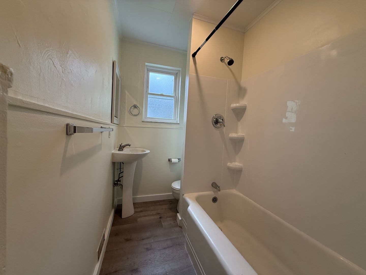 Pittsburgh Apartment: 5 Sterling St Floor 2