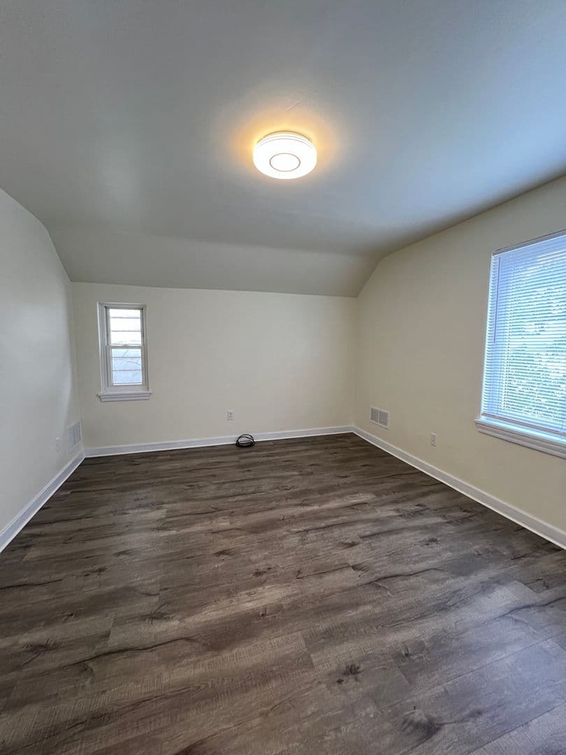 Homestead House: 236 e 16th