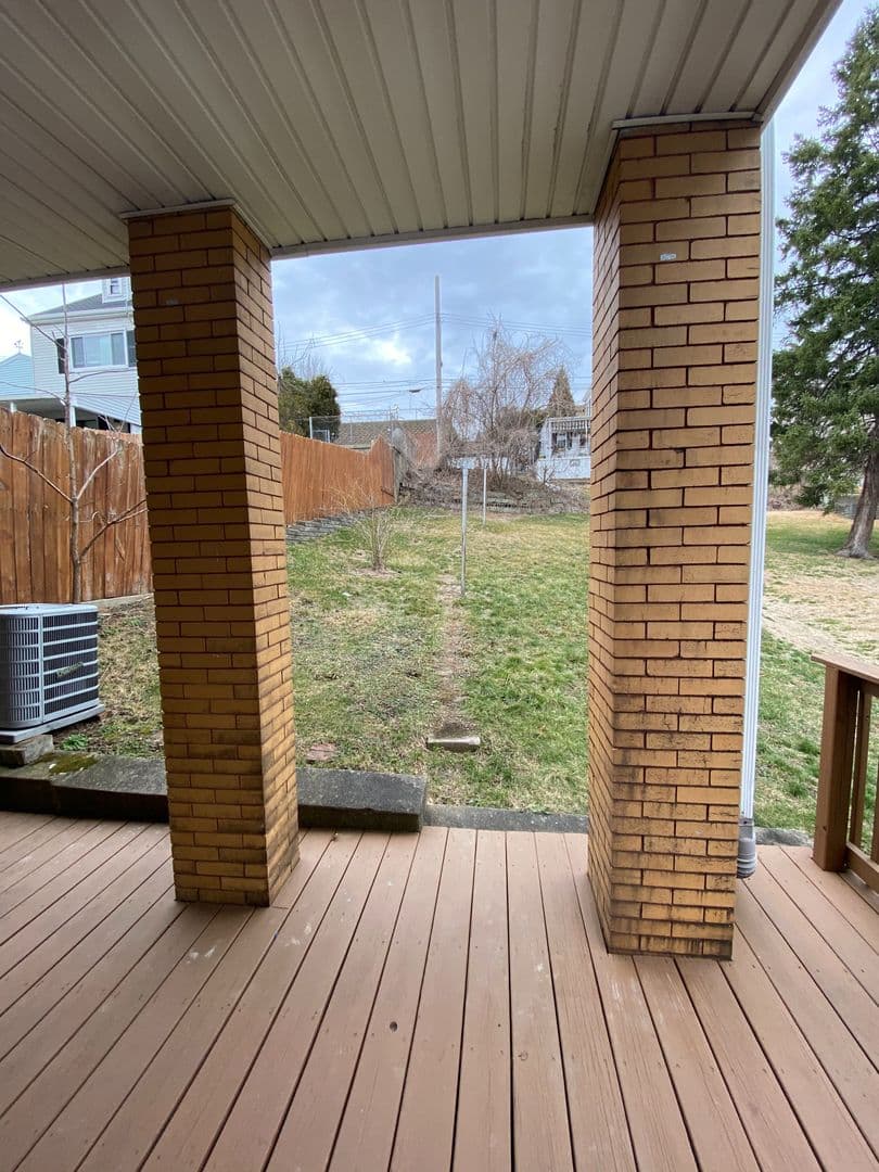 Pittsburgh House: 2333 Spring St