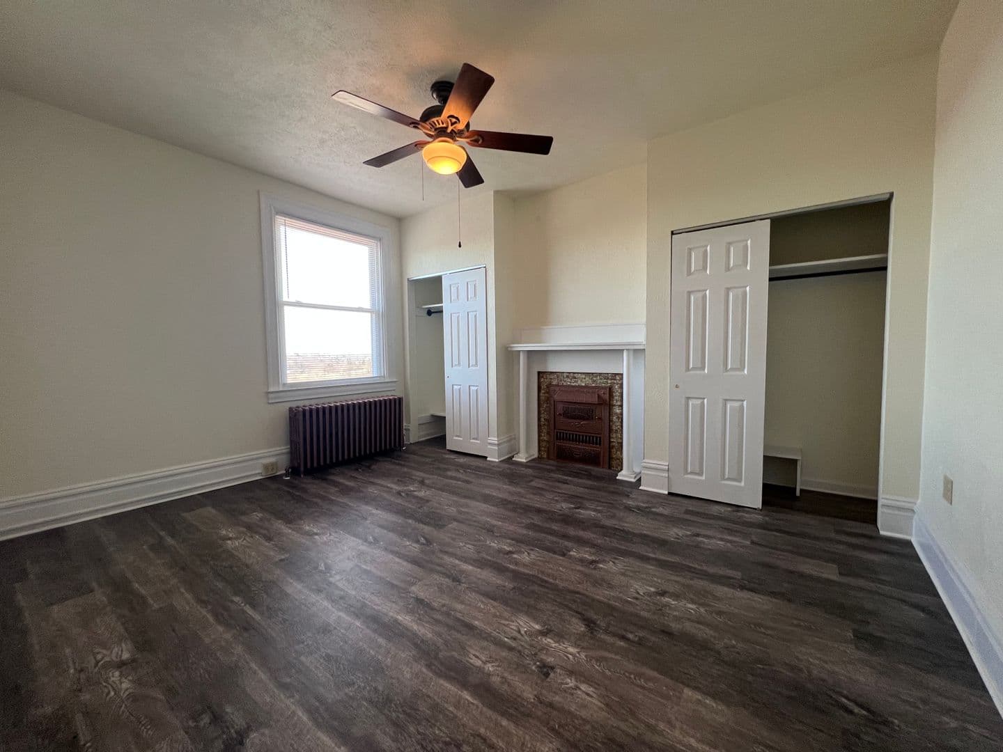 Pittsburgh House: 2037 westmont