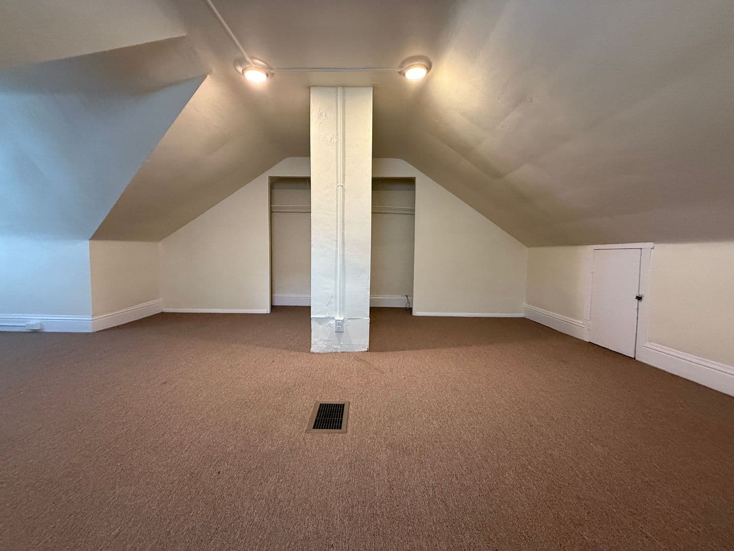 Pittsburgh Apartment: 5 Sterling St Floor 2