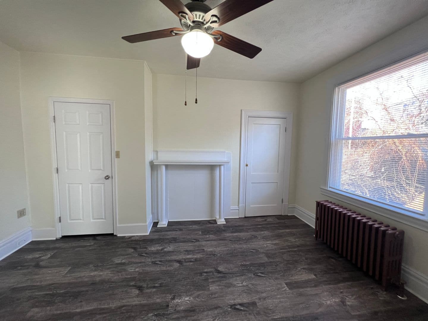 Pittsburgh House: 2037 westmont