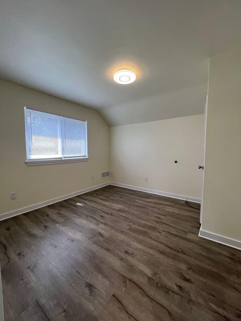 Homestead House: 236 e 16th