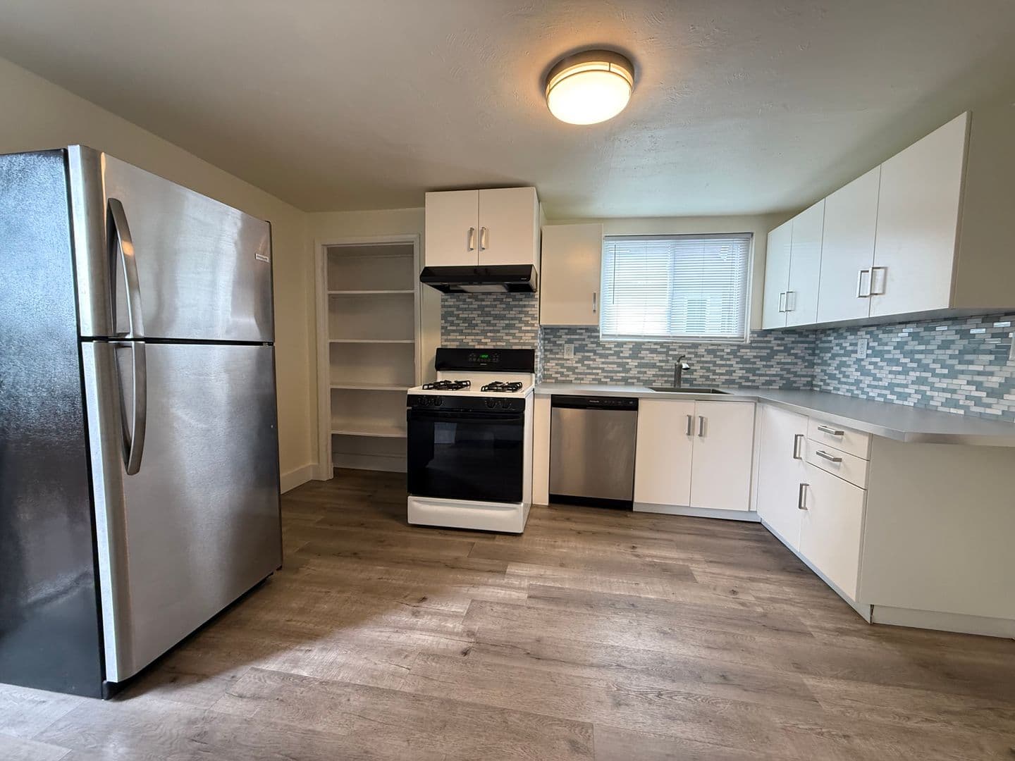 Pittsburgh Apartment: 5 Sterling St Floor 2