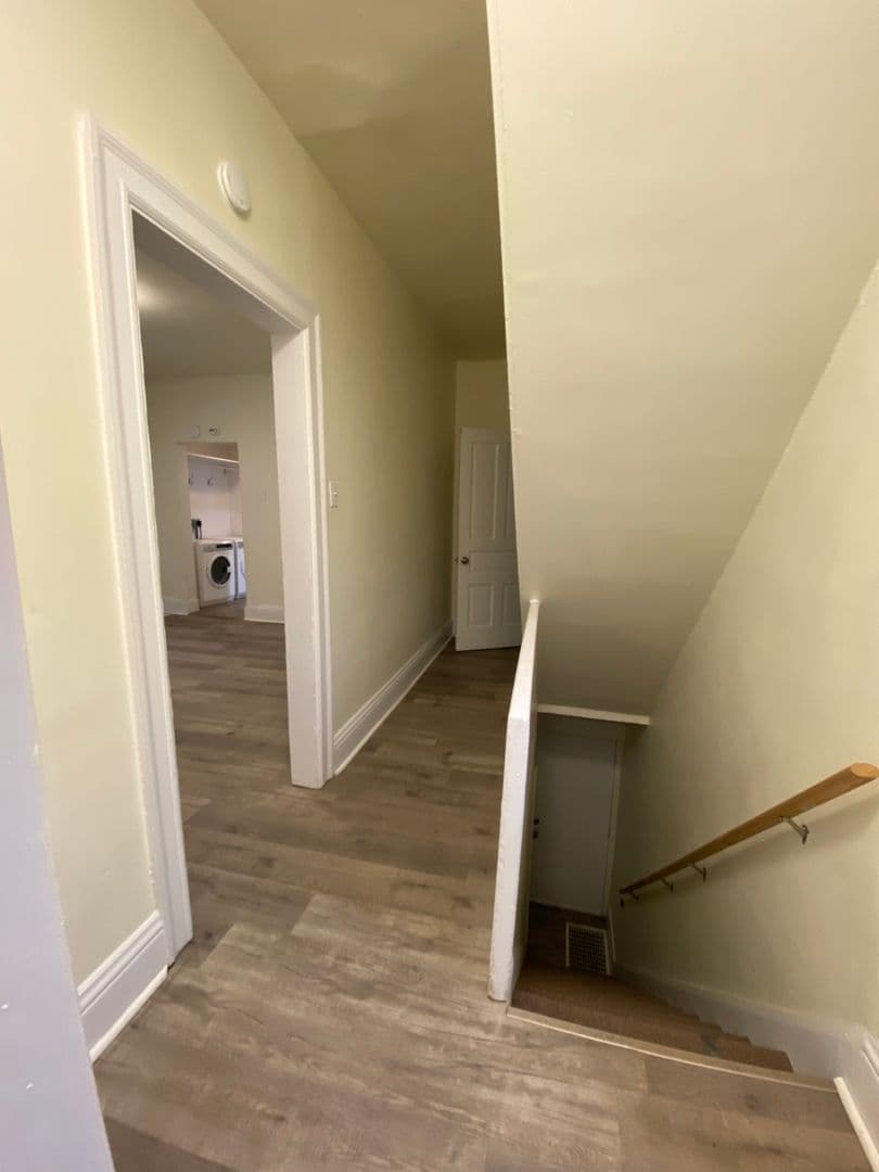 Pittsburgh Apartment: 5 Sterling St Floor 2