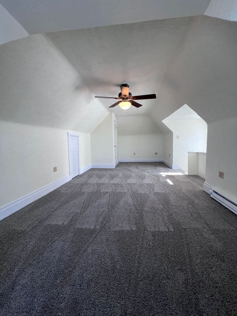 Pittsburgh House: 2037 westmont
