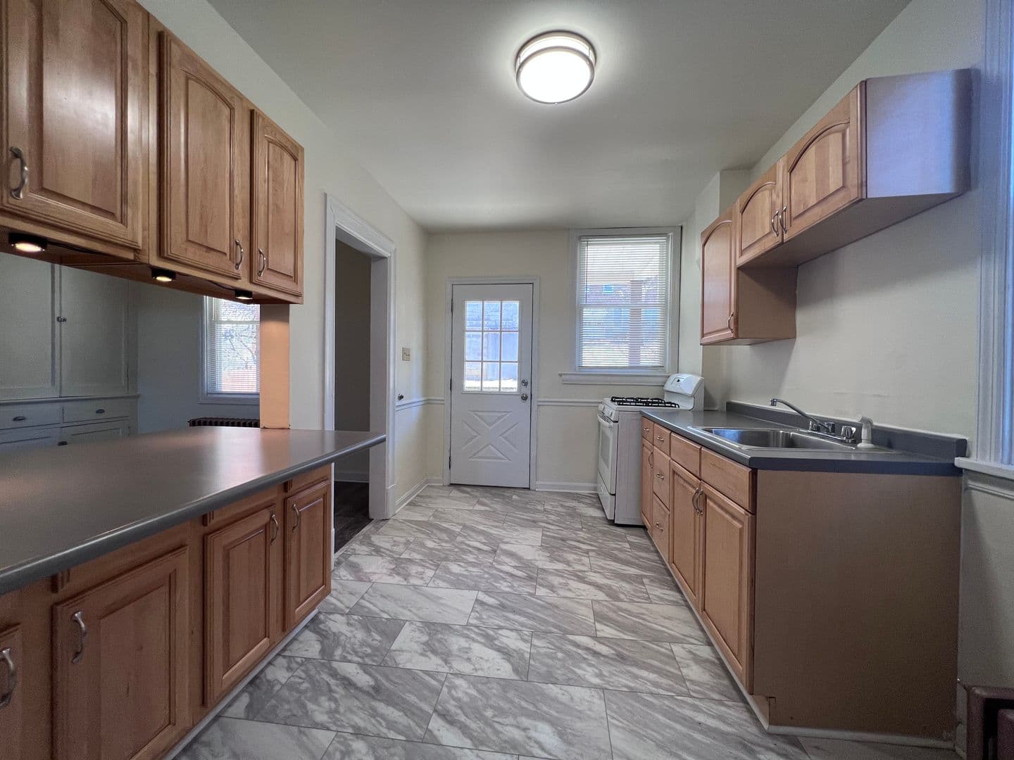 Pittsburgh House: 2037 westmont