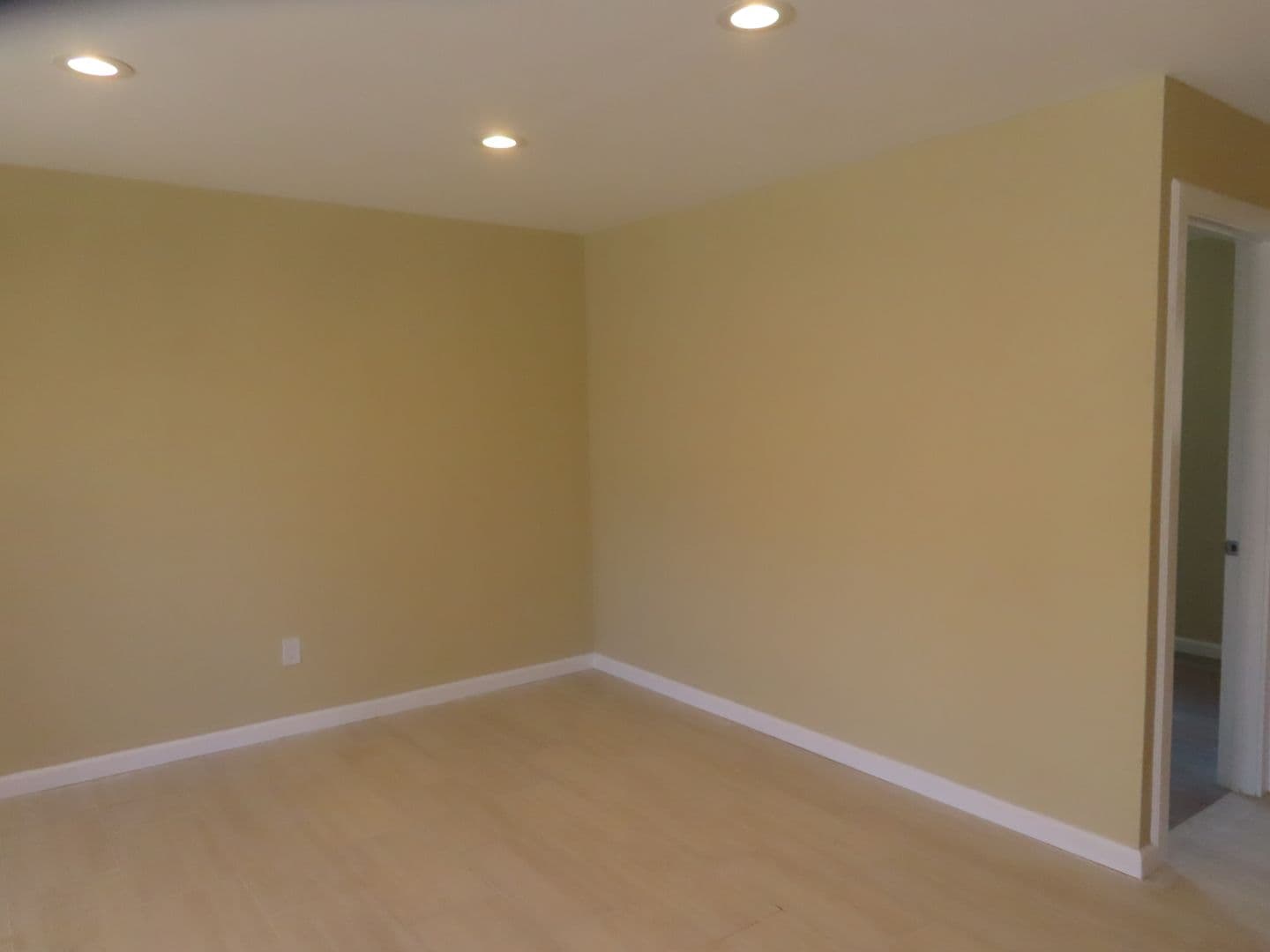 San Diego Apartment: 5284 Groveland Dr