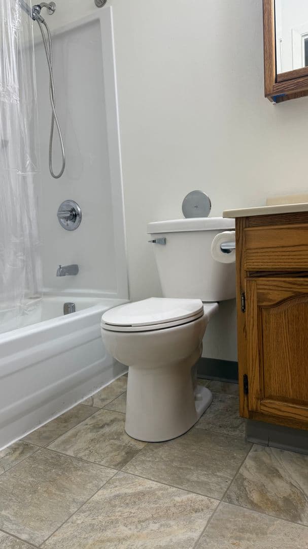 Elkhorn Apartment: 423 E 1st Ave,